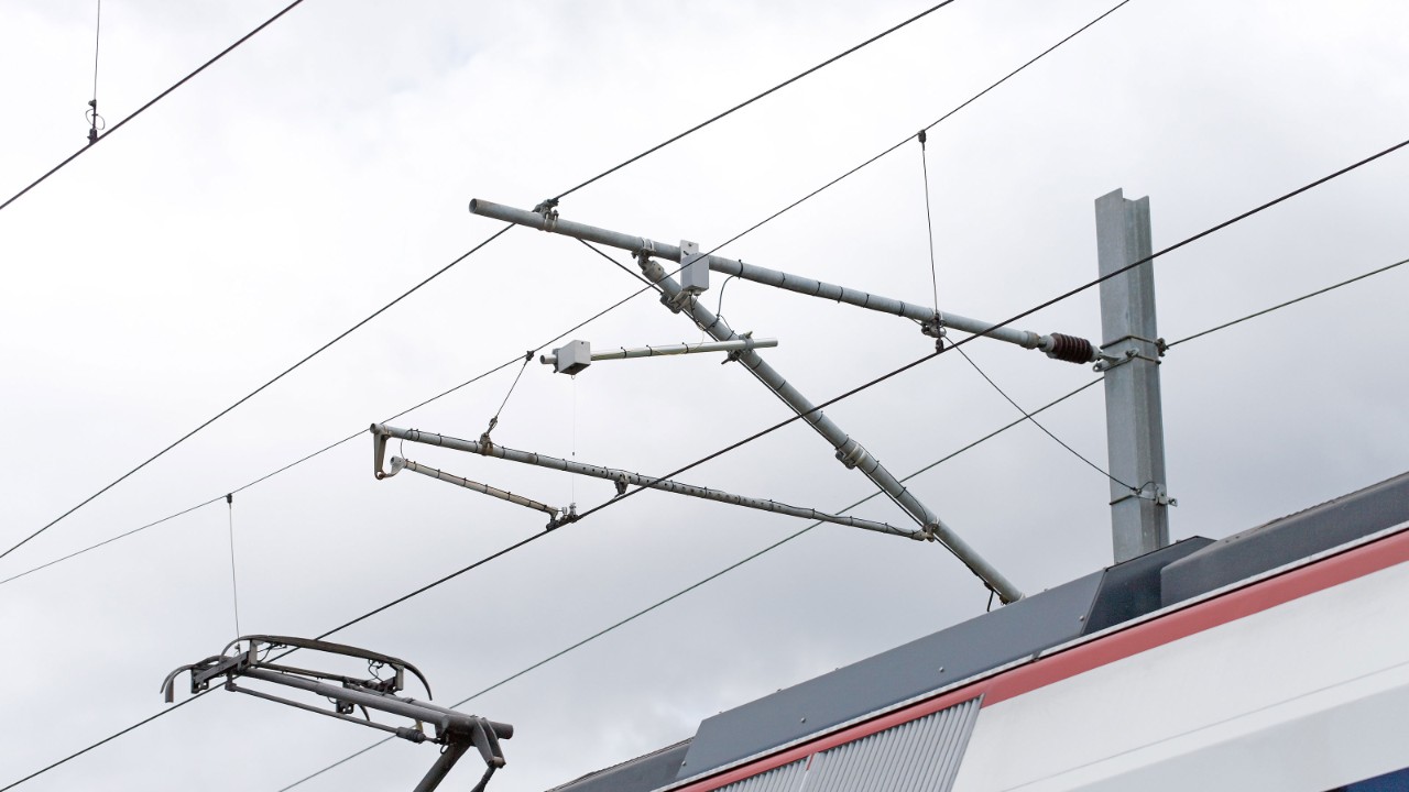 A lift pressure measurement system as a train passes by.