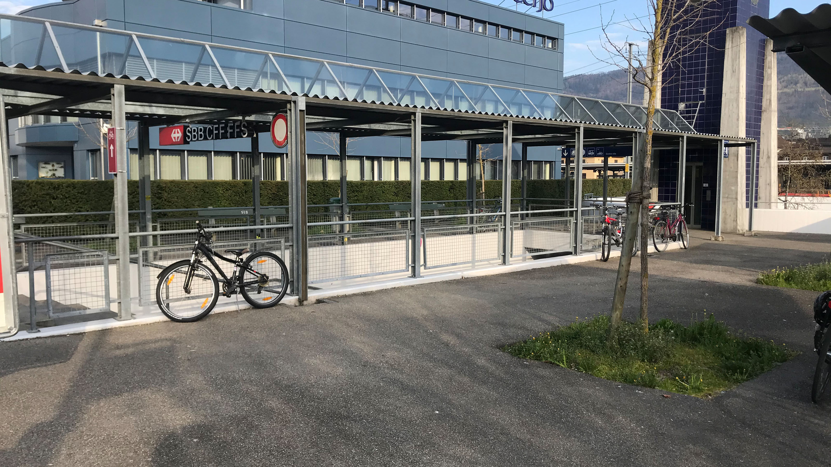 Avant: De la biodiversité à la gare.