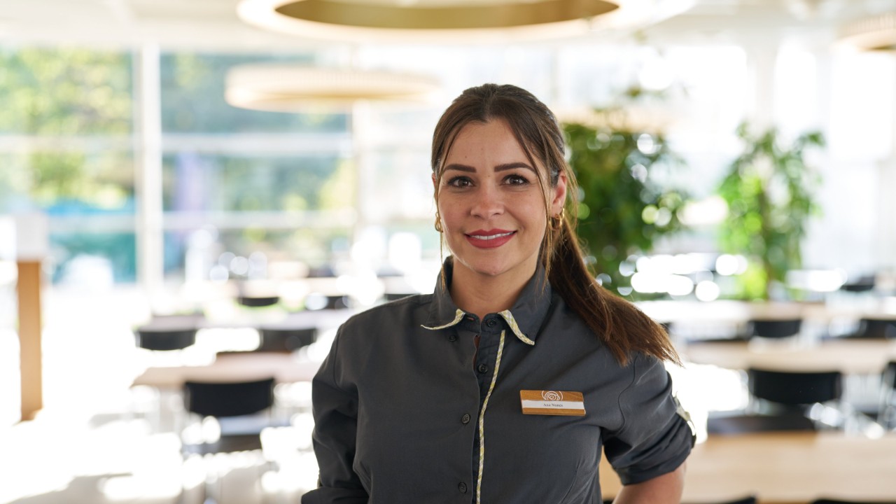 Ana Goncalve Nunes dos Santos  – Employée de service.