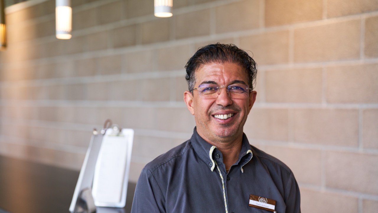 Khabthani Chaker  – Employé de service.