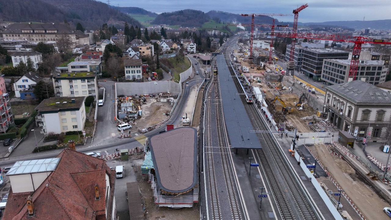 Das Foto vom Januar 2023 zeigt die Arbeiten im Bereich des Bahnhofs Liestal in Richtung Basel gesehen.