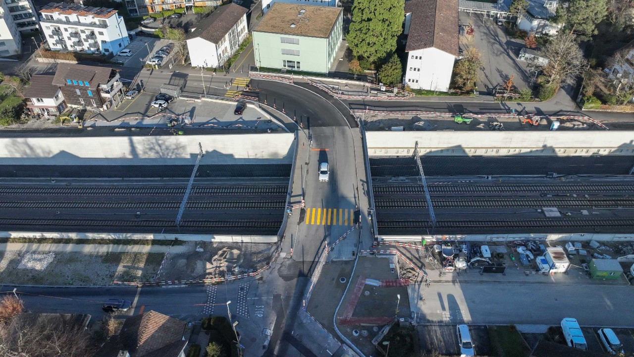 Das Foto von Ende November 2024 zeigt die neue Seltisbergerbrücke Richtung Norden gesehen.
