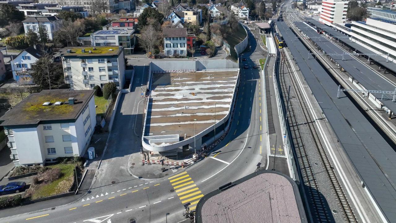 Das Foto von Anfang März 2025 zeigt die Bauarbeiten für das das P+Rail-Parkhaus Tiergartenstrasse.