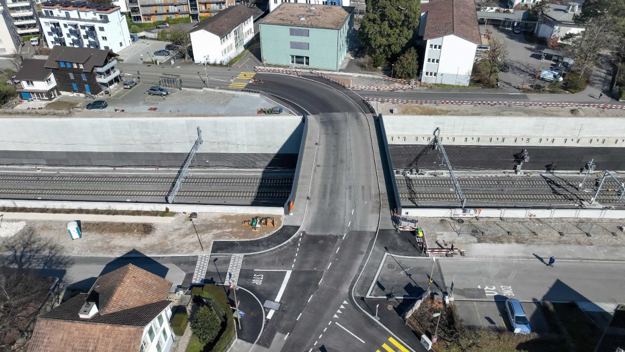 Das Foto von Anfang März 2025 zeigt die neue Seltisbergerbrücke Richtung Norden gesehen.