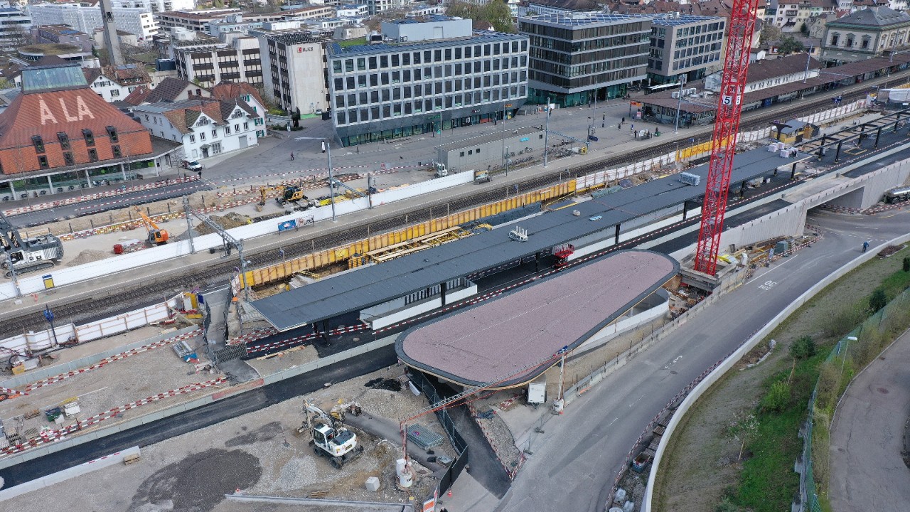 Das Foto vom April 2022 zeigt den neuen, südlichen Zugang zur Personenunterführung Sichtern.