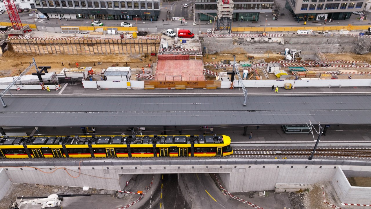 Die südliche Zufahrt zur Strassenunterführung Oristal im Januar 2023.