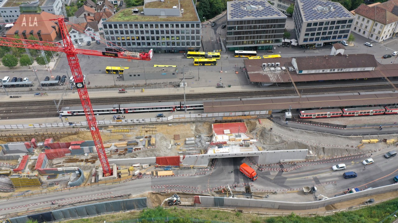 Die südliche Zufahrt zur Strassenunterführung Oristal im August 2020.