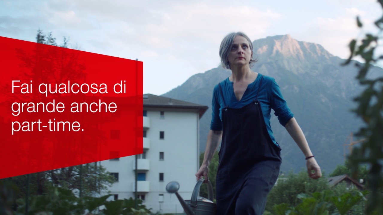 Scoprite la vita quotidiana di Nadia, consulente alla clientela, amica, volontaria, figlia e ascoltatrice.
