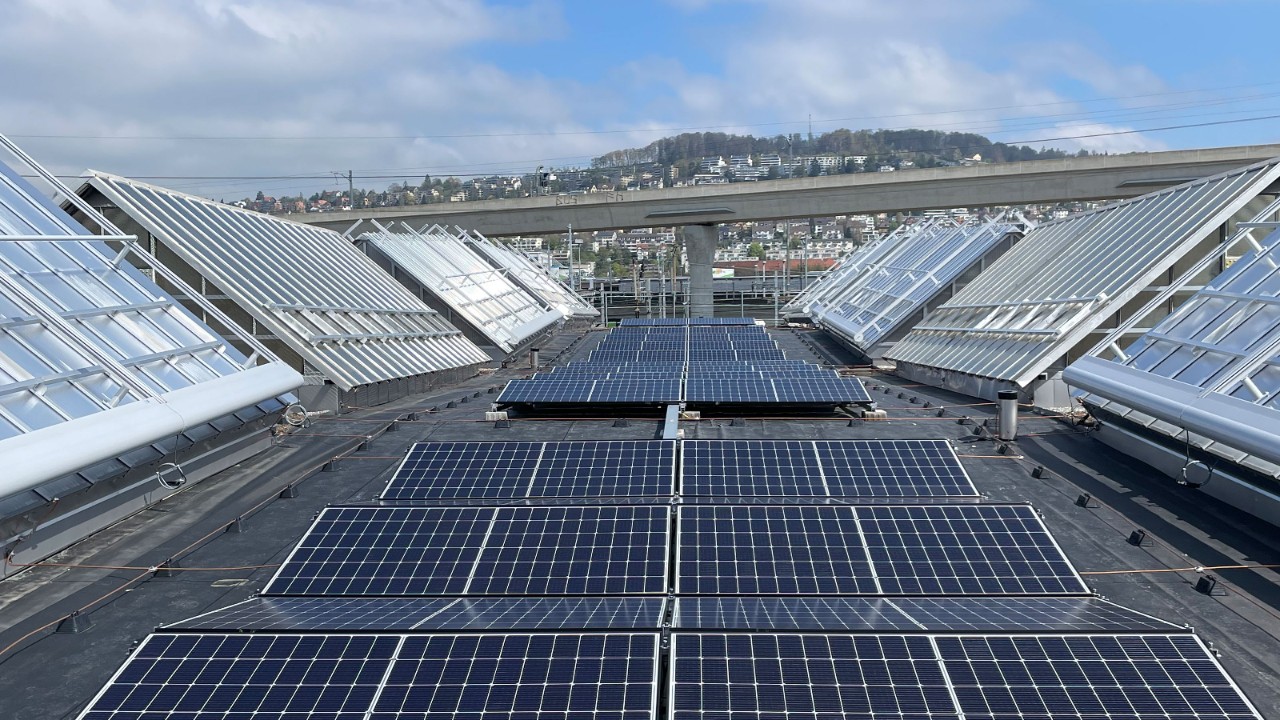 A roof fitted with a photovoltaic system.