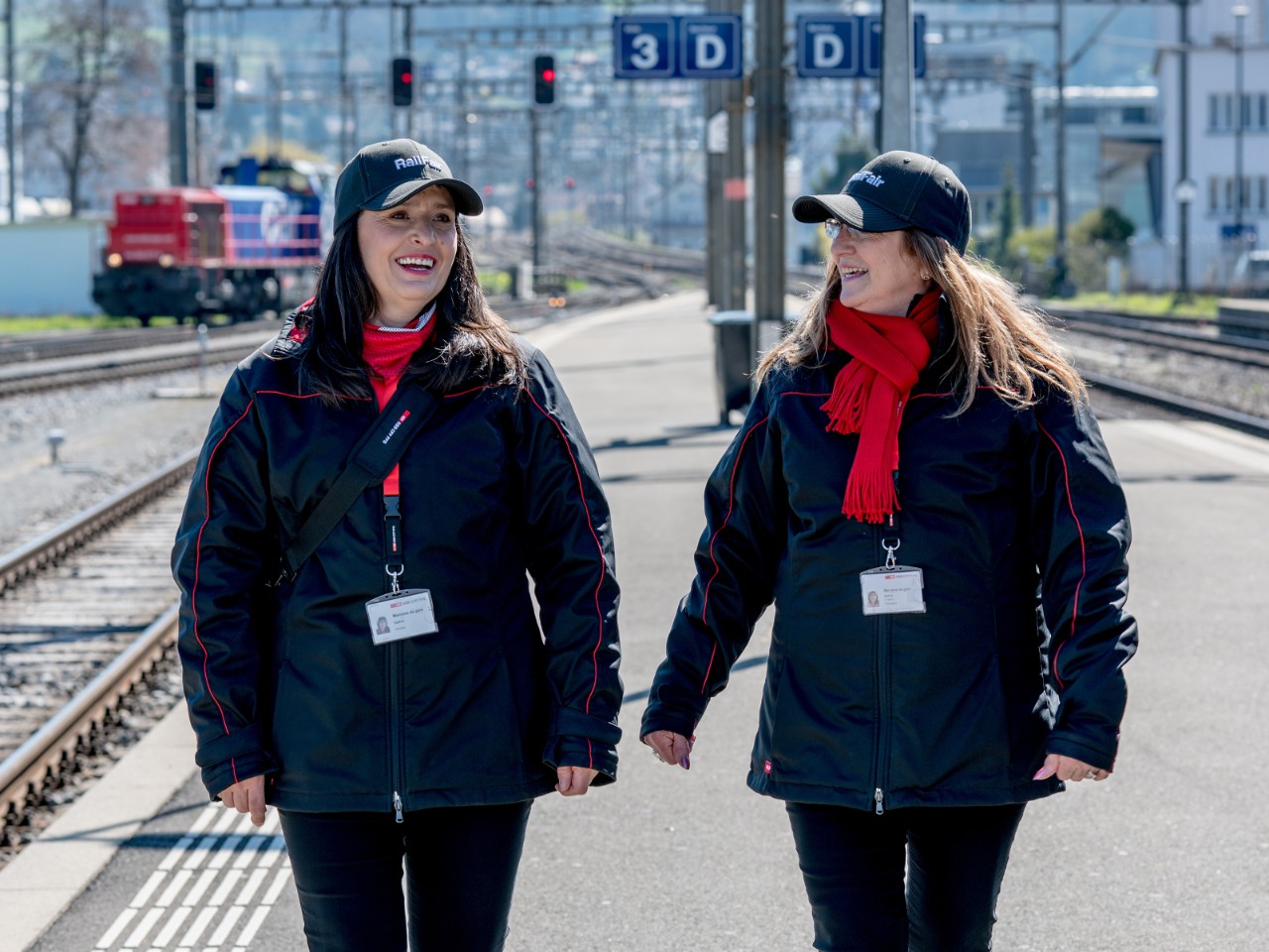 Les parrains de gare assurent une présence et patrouillent dans la gare.